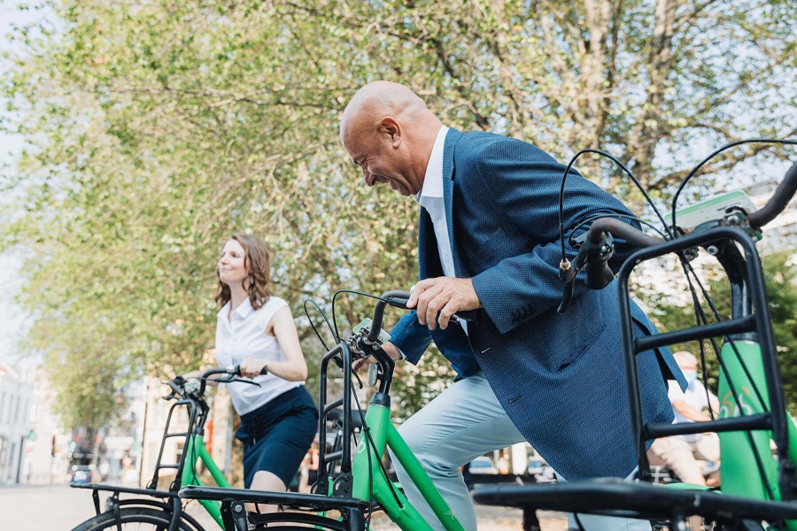 Wij zij rechtuit en gaan rechtuitv